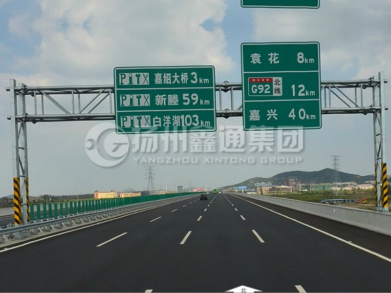 LMJ-029，桁架式標志牌龍門(mén)架